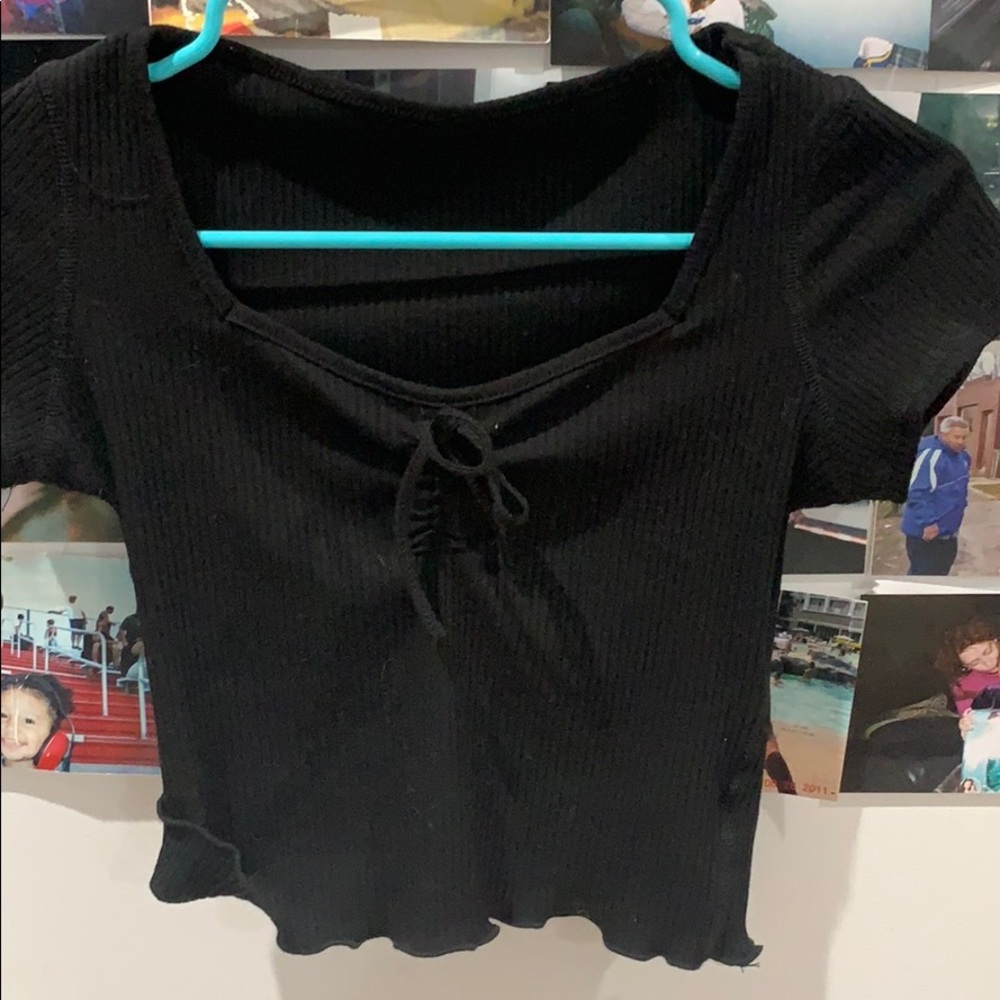 Zaful Black ribbed shirt with tie in the middle